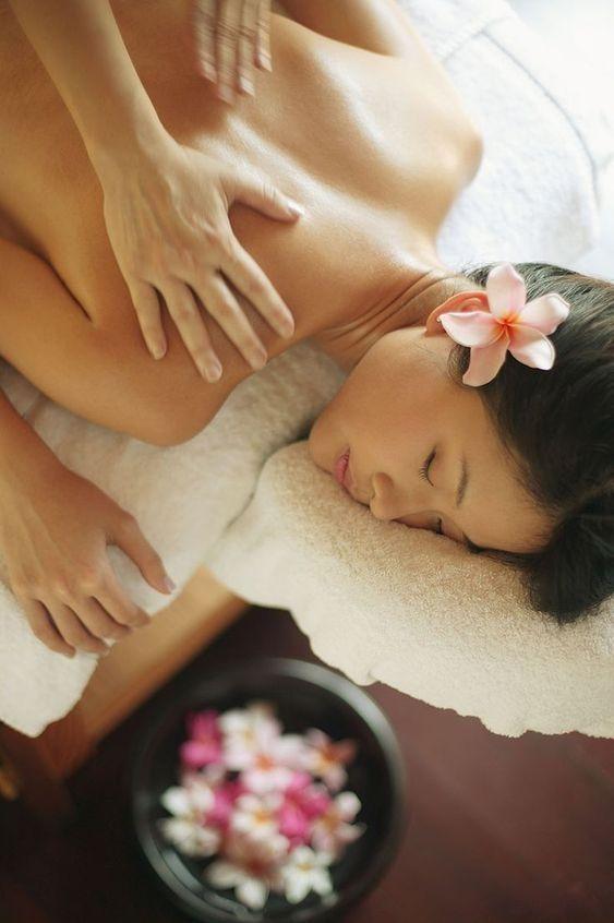 Pijat Panggilan Terdekat dari Lokasi Saya di Kota Surabaya (Putri SPA). Kepadatan aktivitas di Surabaya sering membuat tubuh terasa lelah dan tegang. Di tengah kesibukan tersebut, Putri SPA hadir sebagai solusi praktis untuk membantu Anda kembali rileks tanpa perlu meninggalkan kenyamanan rumah. Dengan layanan profesional yang tersedia 24 jam,